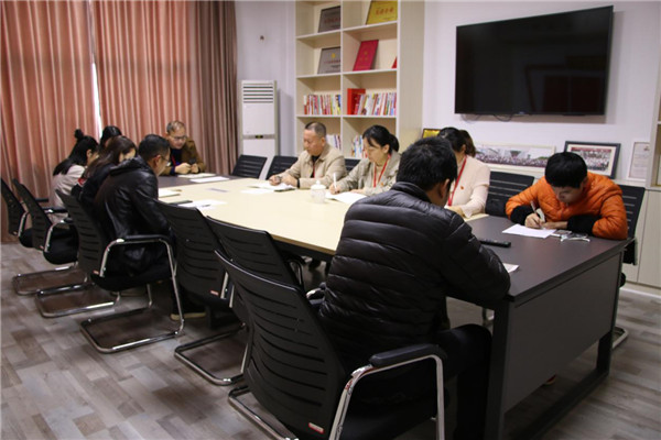 市古鎮(zhèn)公司掀起學習黃群、宋月才等四名同志先進事跡的熱潮