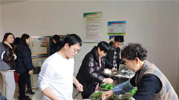 市古鎮(zhèn)投資公司：掀起“厲行節(jié)約，抵制餐飲浪費”新風(fēng)尚