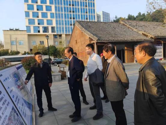 楊保軍一行到三閭廟調(diào)研城市規(guī)劃建設治理工作