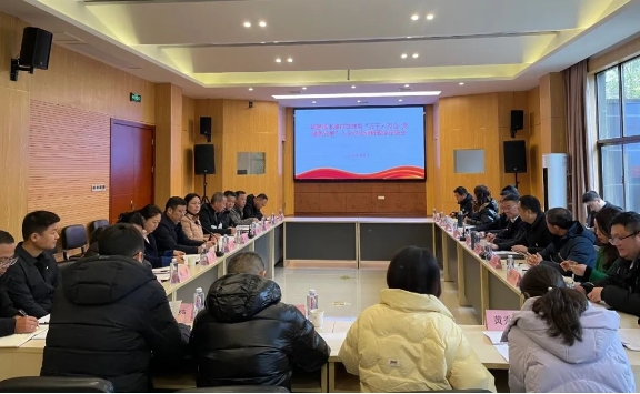張金水一行赴市古鎮(zhèn)投資公司開展“萬(wàn)干入萬(wàn)企 黨建促發(fā)展”活動(dòng)
