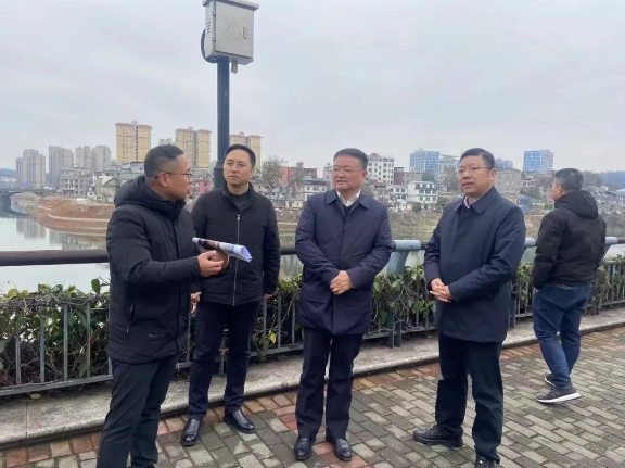 張金水一行赴市古鎮(zhèn)投資公司開展“萬(wàn)干入萬(wàn)企 黨建促發(fā)展”活動(dòng)