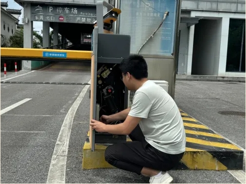 不懼高溫 “熱”力十足！致敬高溫下堅(jiān)守崗位的古鎮(zhèn)工作者（一）