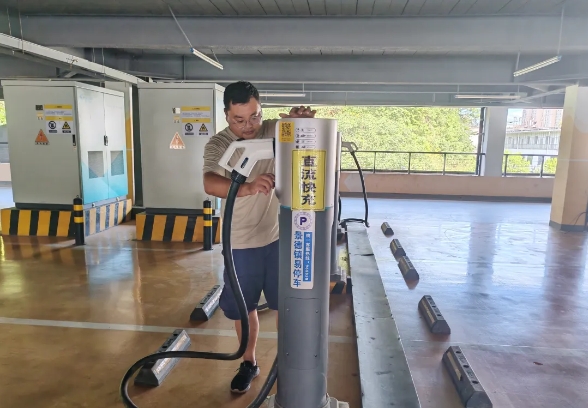 不懼高溫 “熱”力十足！致敬高溫下堅(jiān)守崗位的古鎮(zhèn)工作者（一）