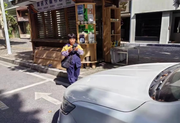 不懼高溫 “熱”力十足！致敬高溫下堅(jiān)守崗位的古鎮(zhèn)工作者（一）
